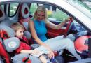 С какого возраста можно перевозить ребенка в бескаркасном автомобильном кресле и нужно ли: все «за и против